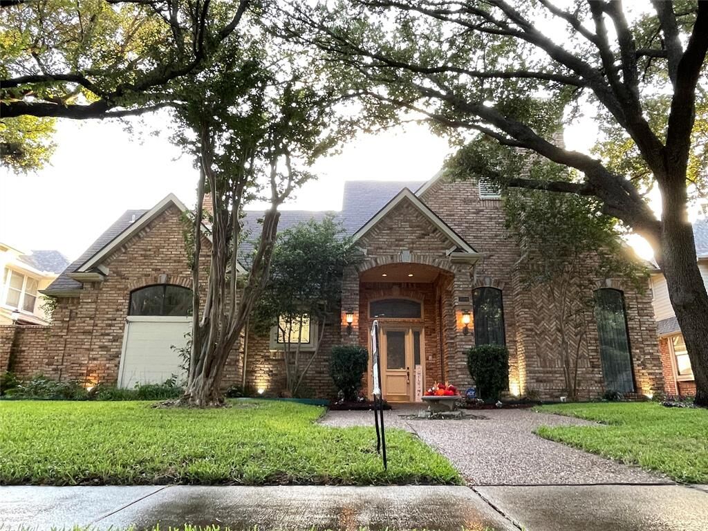 Property Photo:  7009 Ebony Court  TX 75024 