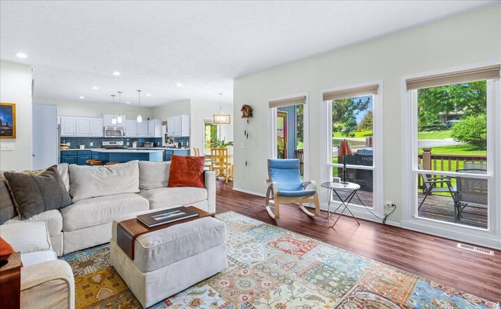 Property Photo:  908 Wicklow Road  NE 68046 