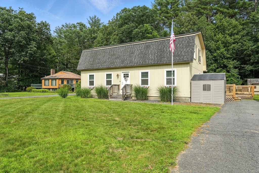 Property Photo: 17 Revere Circle MA 01301