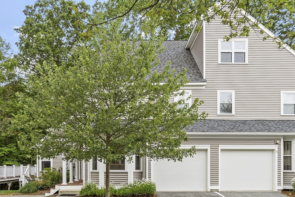 Property Photo:  5 Maple Ridge Dr 5  MA 01803 