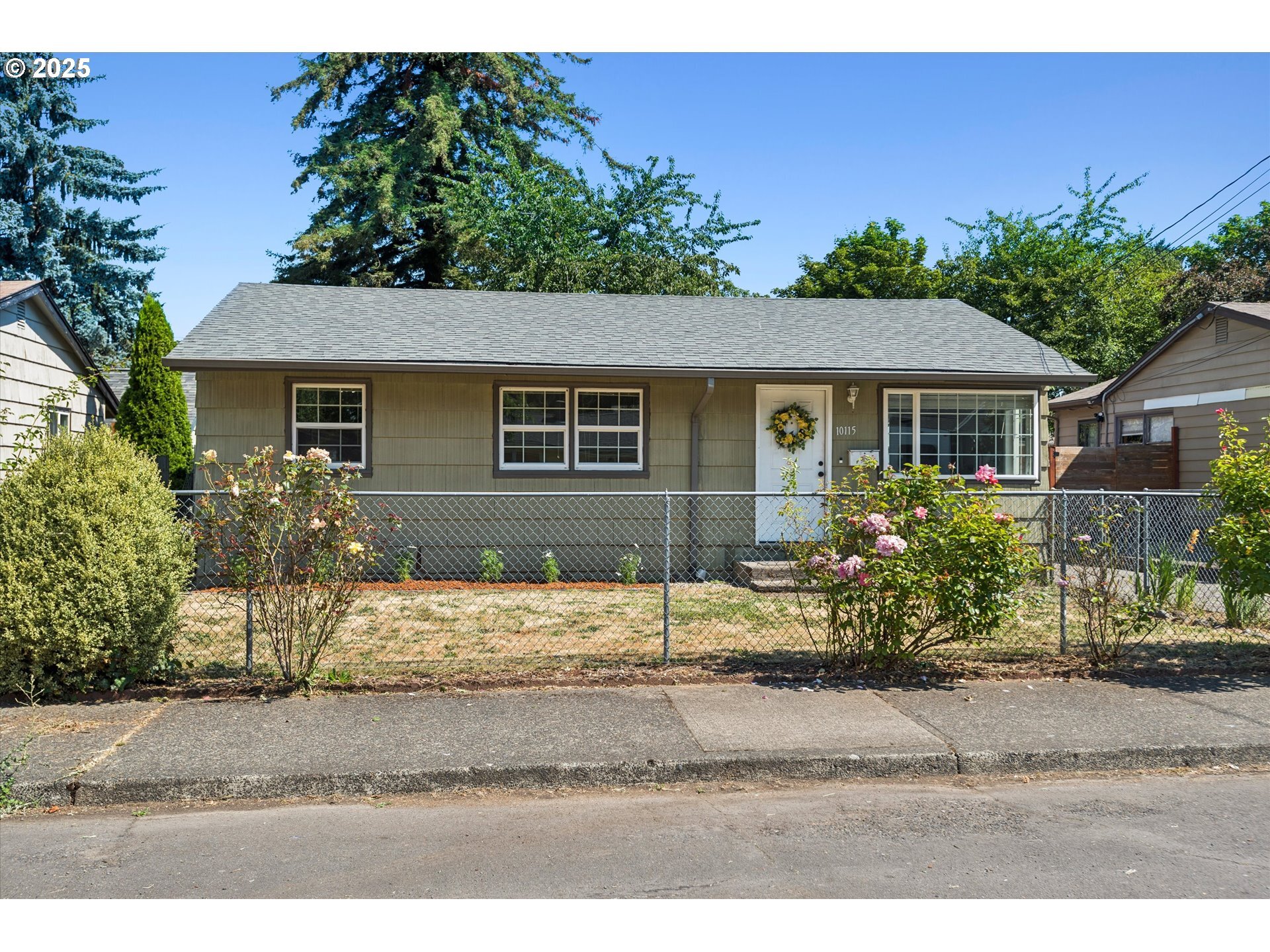 Property Photo: 10115 SE Knight St OR 97266
