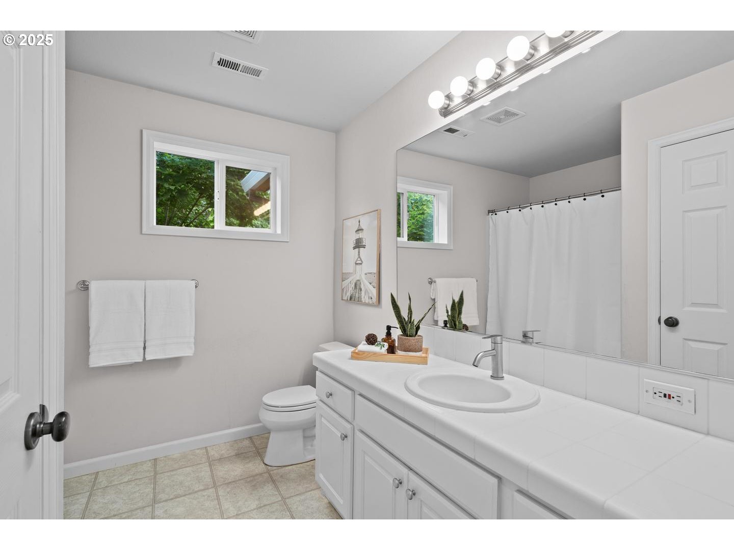 Property Photo: 11231 SW 27th Ave OR 97219