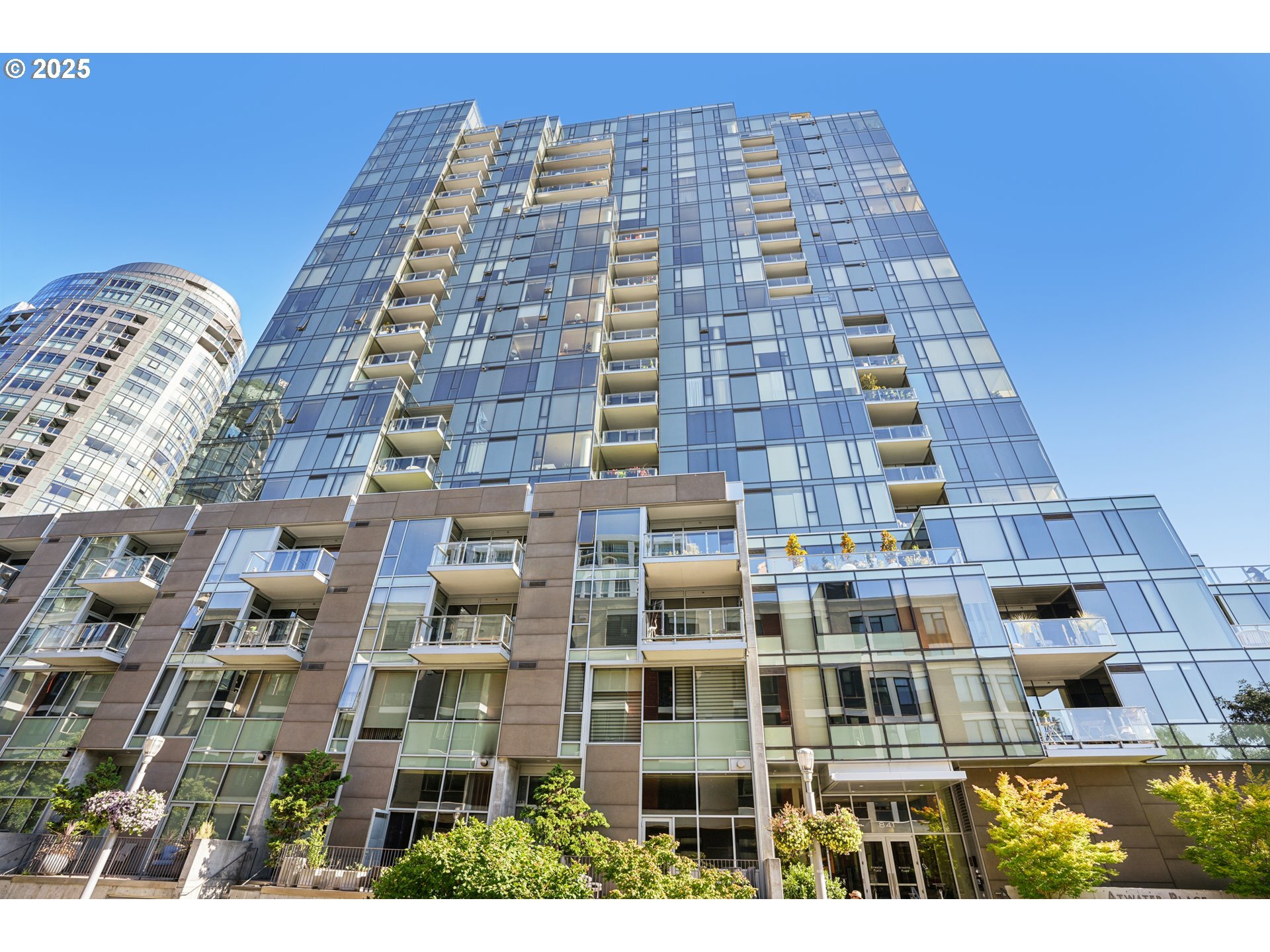 Property Photo: 841 S Gaines St 445 OR 97239