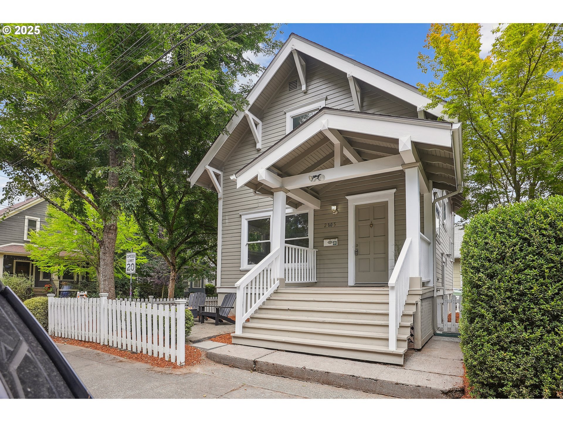Property Photo: 2805 SE Oak St OR 97214