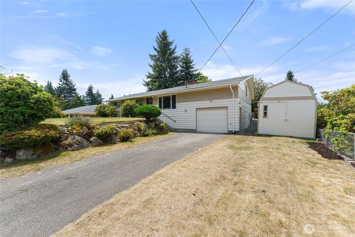 Property Photo:  22720  90th Avenue W  WA 98026 