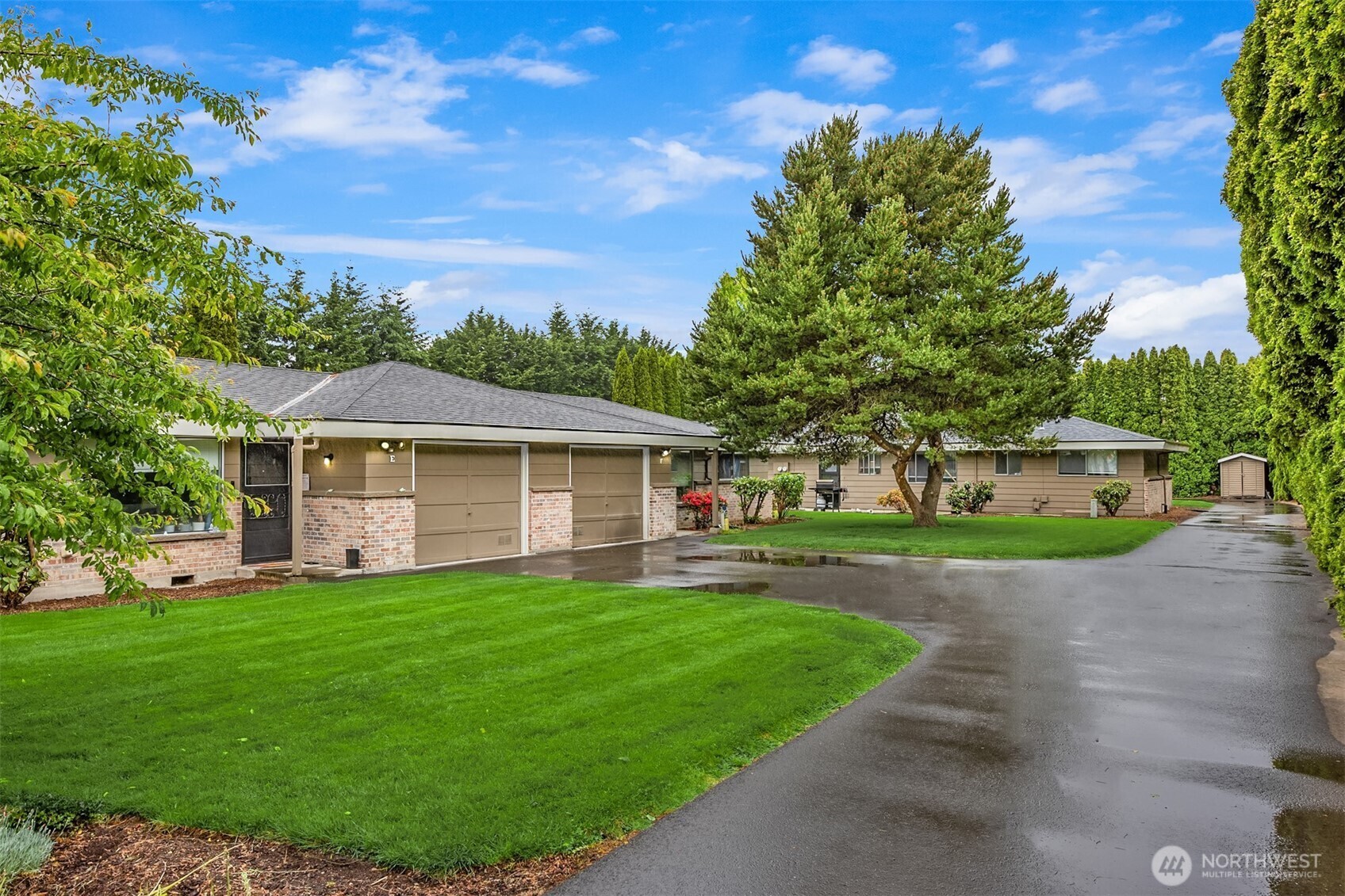 Property Photo:  501  21st Street SE  WA 98002 