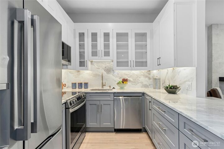 Property Photo:  14517 SE 41st Lane  WA 98006 