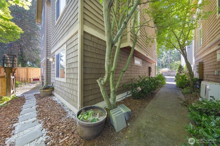 Property Photo: 2511 NE 125th St A WA 98125