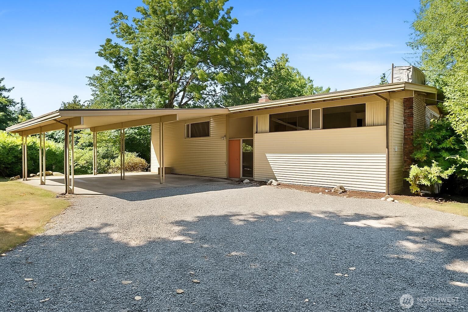 Property Photo: 4728 86th Avenue SE WA 98040