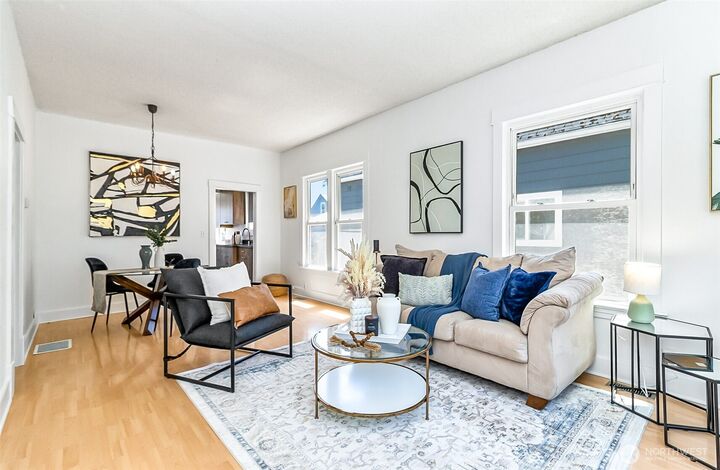 Property Photo:  1823  Rainier Avenue  WA 98201 