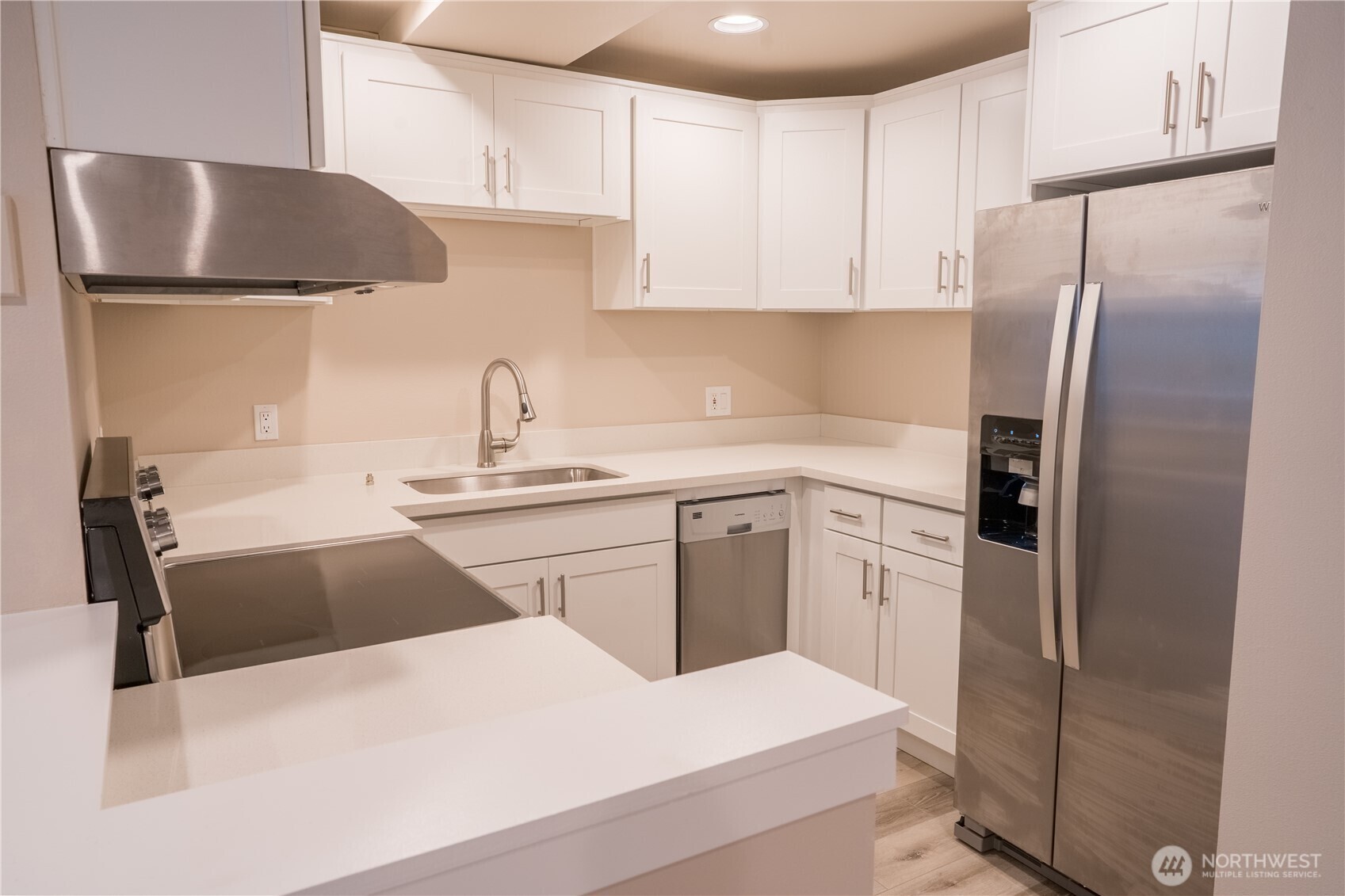 Property Photo: 214 W McGraw Street 202 WA 98119
