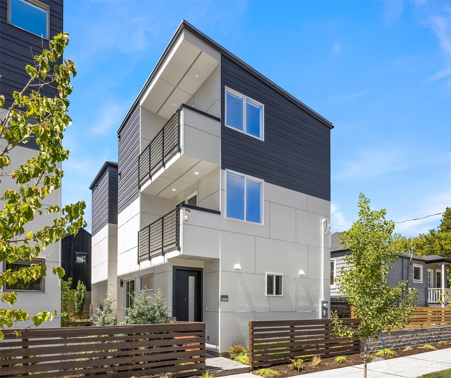 6905  46th Avenue S  Seattle WA 98118 photo