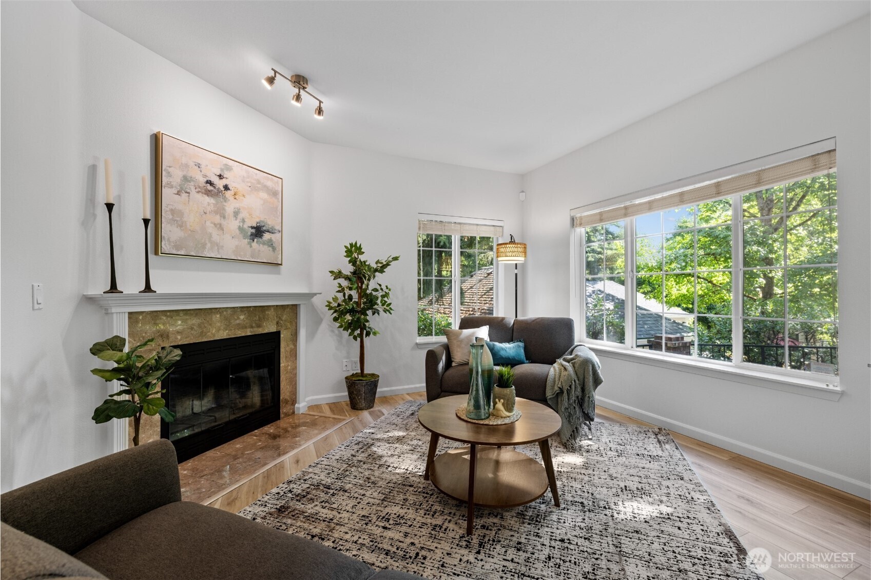 Property Photo: 10909 Avondale Road NE H132 WA 98052