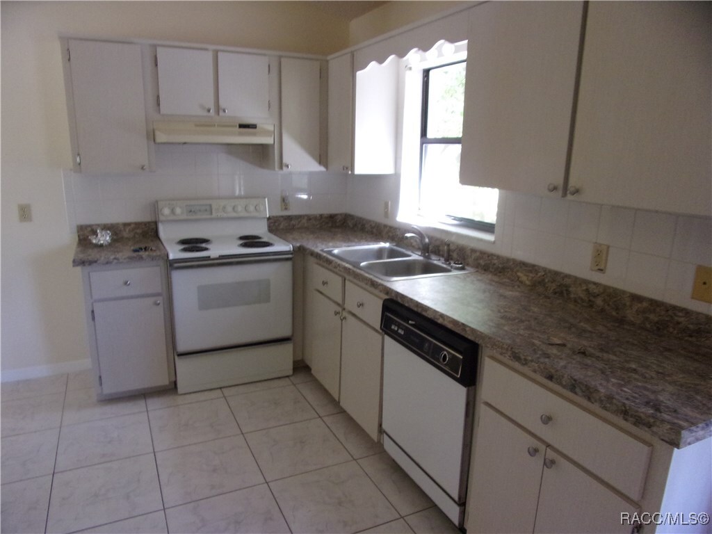 Property Photo: 9291 N Mitchelle Drive FL 34434