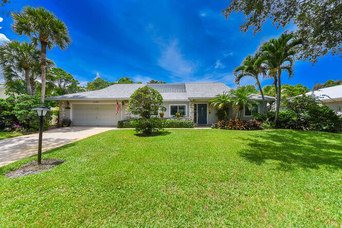 Property Photo: 12792 SE Royal Troon Court FL 33455