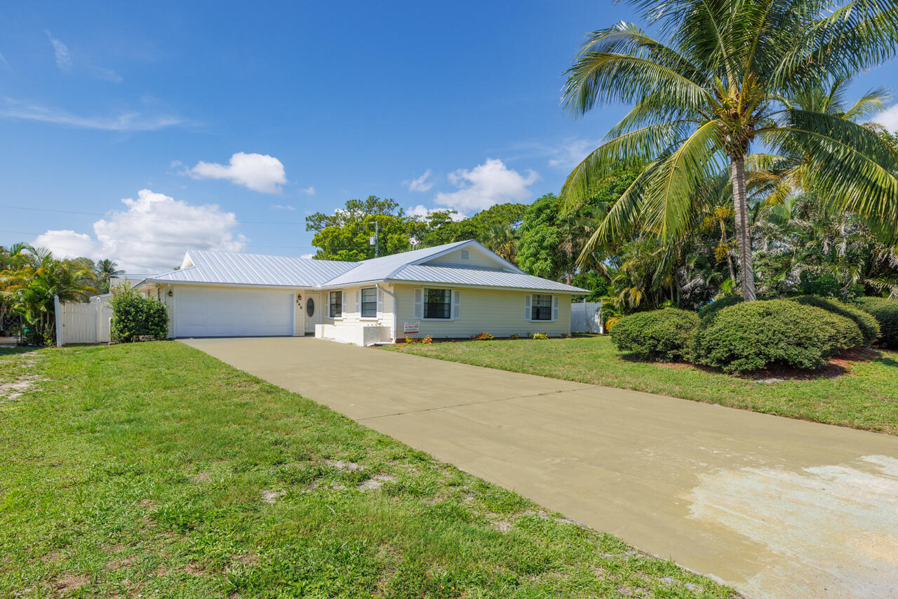 Property Photo: 246 SE Ila Street FL 34994