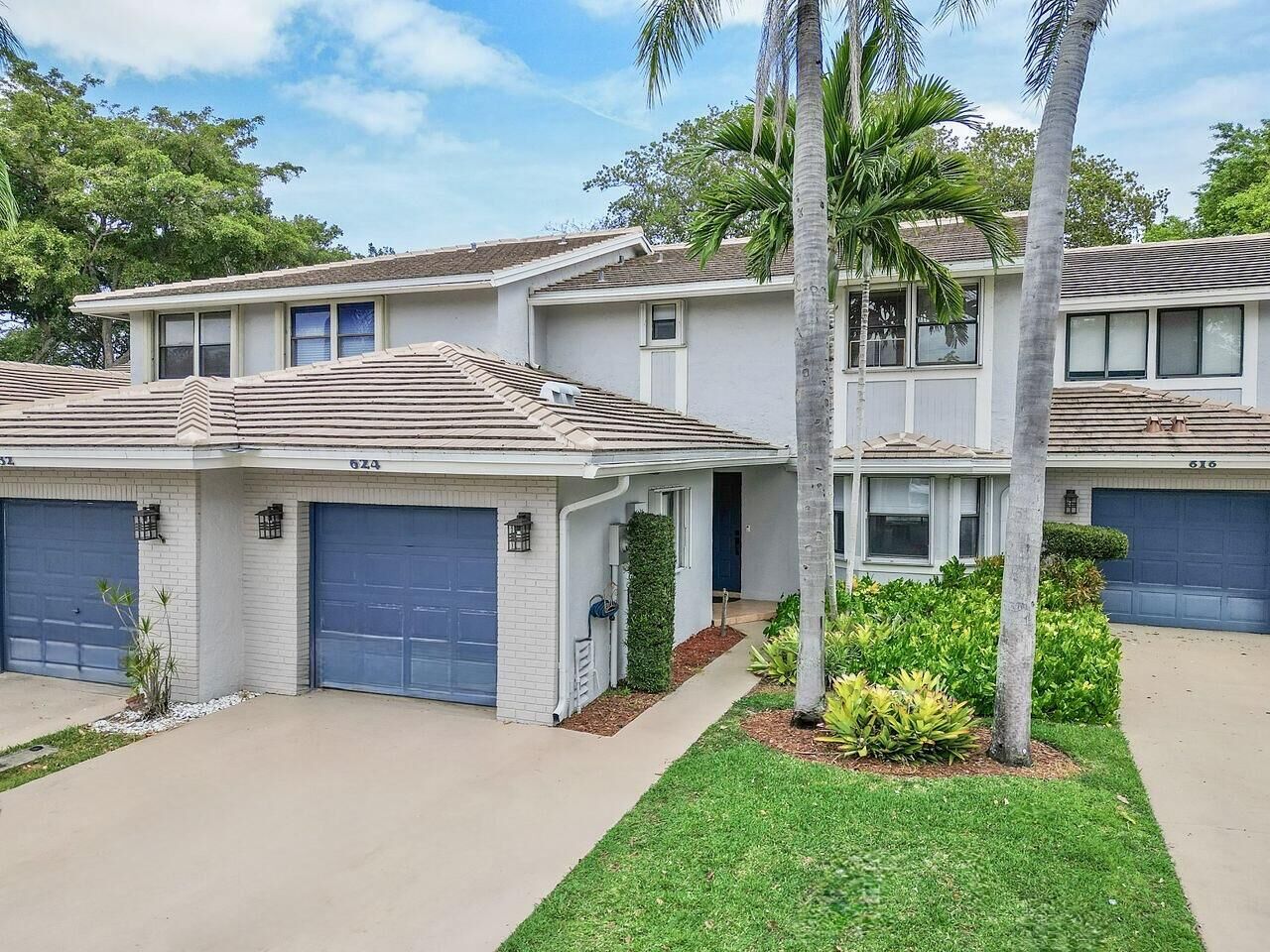 Property Photo:  624 N Deer Creek North Shore Drive N  FL 33442 