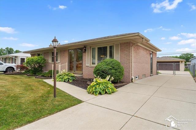 Property Photo: 15930 Drysdale Street MI 48195