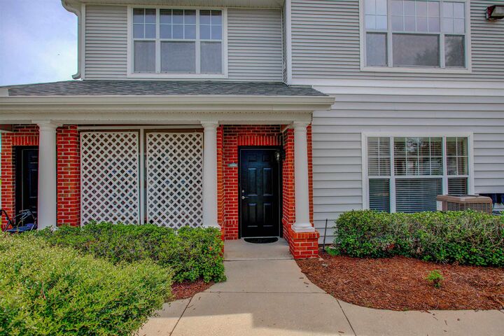 Property Photo: 20102 Harbour Vista Cir FL 32080