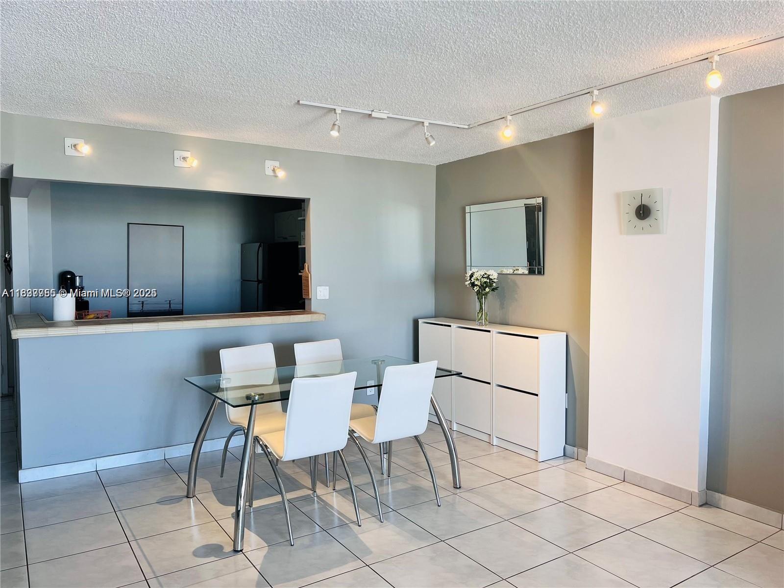 Property Photo: 2780 NE 183rd St 2015 FL 33160