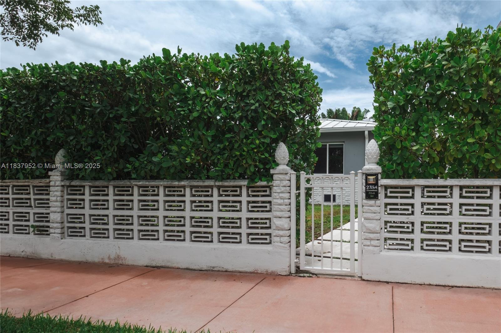 2354 Alton Rd  Miami Beach FL 33140 photo