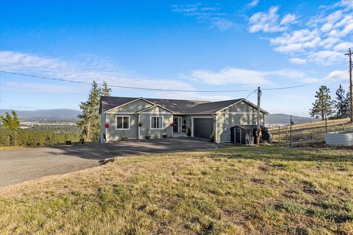 Property Photo: 6628 E Valley Springs Rd WA 99217