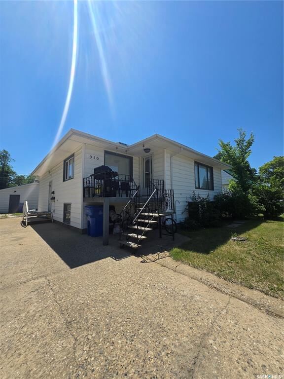 Photo de la propriété: 910 Isabelle Street SK S4A 1R4