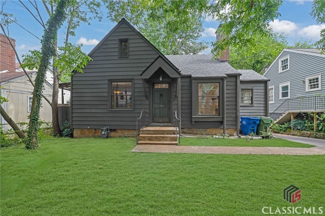 Property Photo: 1042 Faith Avenue GA 30316