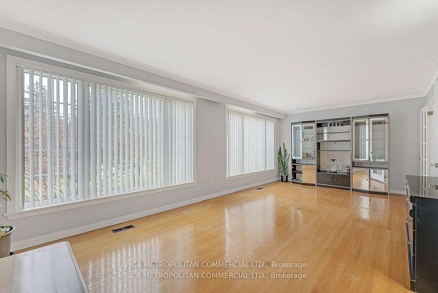 Photo de la propriété: 40 Conlins Road ON M1C 1C3