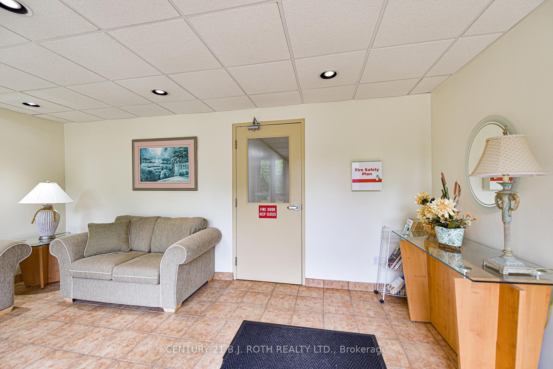 Property Photo:  125 Bond Street 302  ON L3V 1J7 