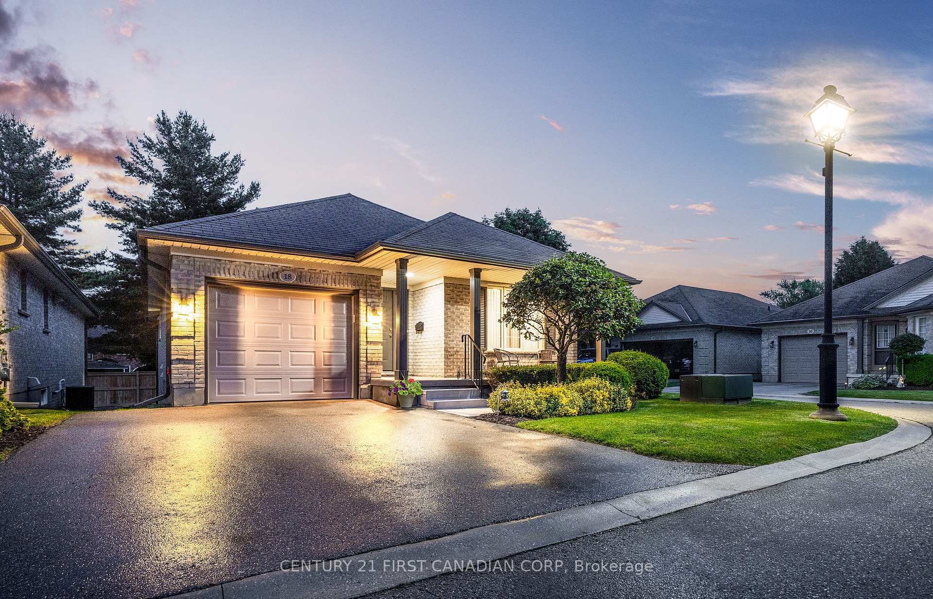 Property Photo: 20 Windermere Place 18 ON N5R 6H6