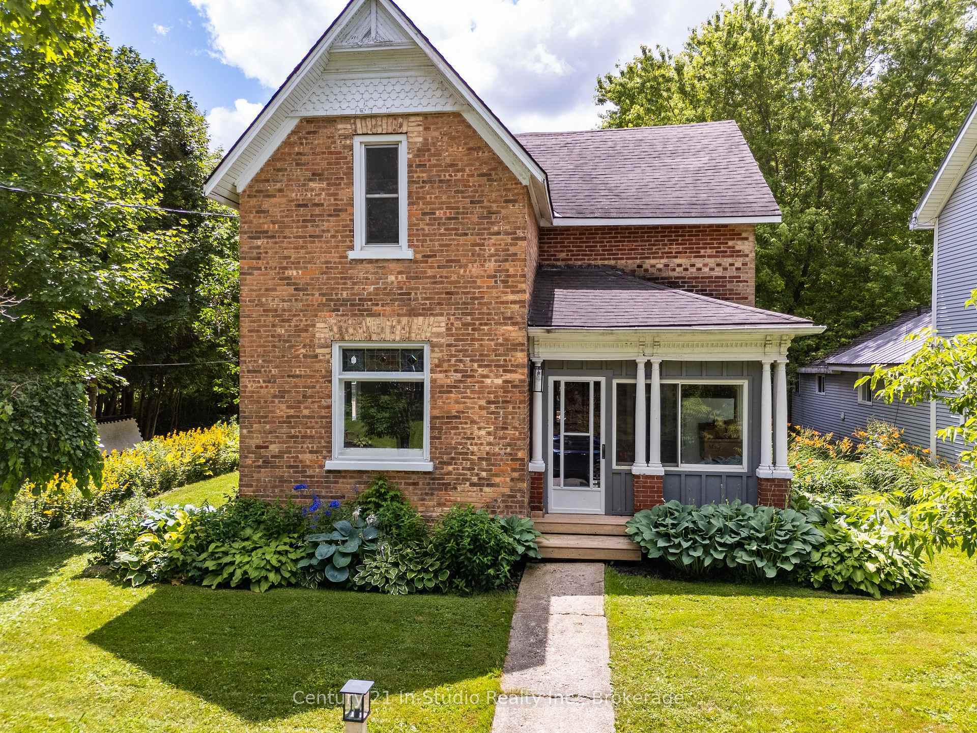 16 Peter Street  Grey Highlands ON N0C 1E0 photo