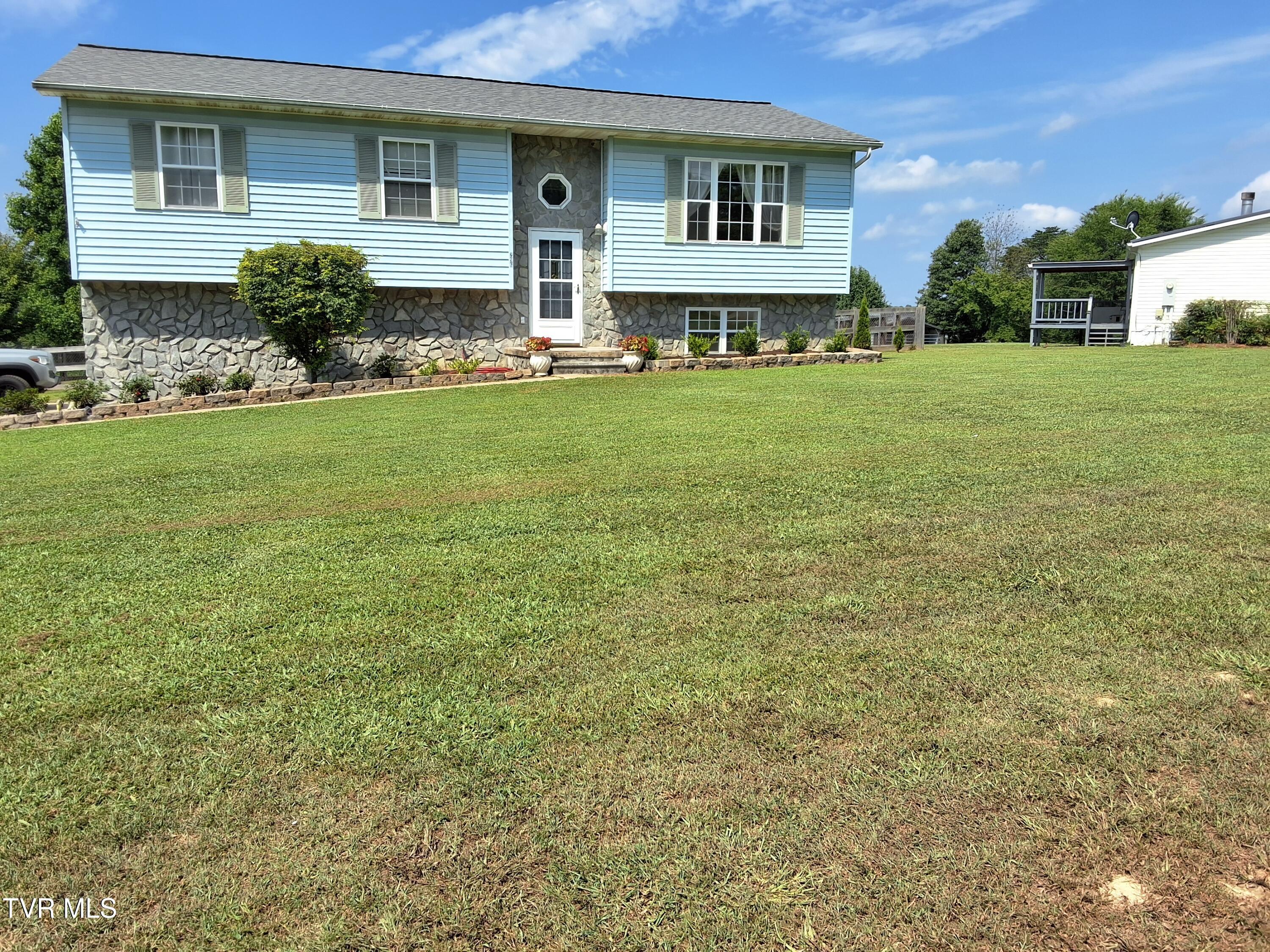 Property Photo: 296 Old Kentucky Rd S TN 37743