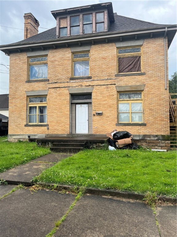 Property Photo:  214 E Fairview Ave  PA 15425 