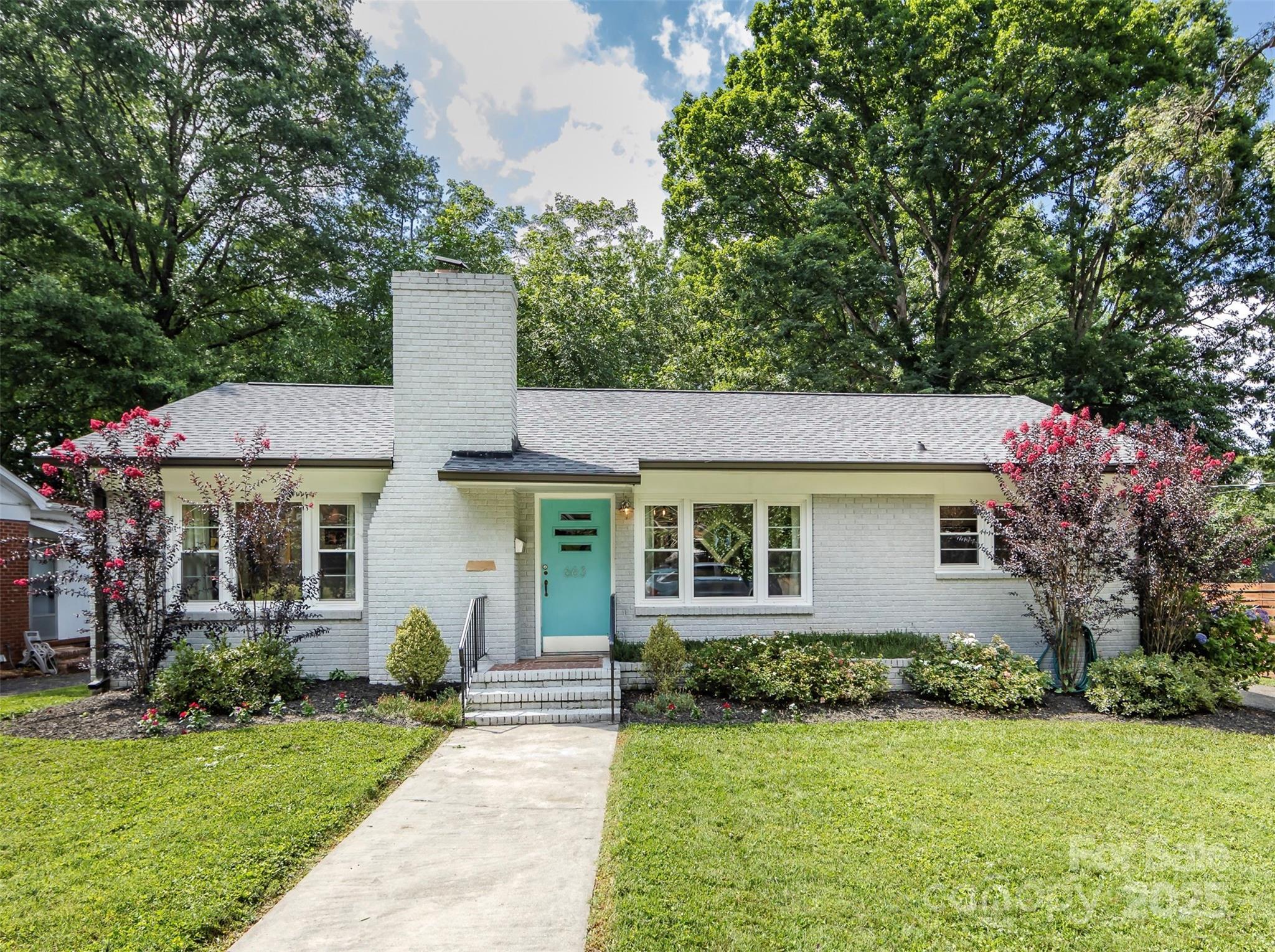 Property Photo: 663 Mayview Drive NC 28205
