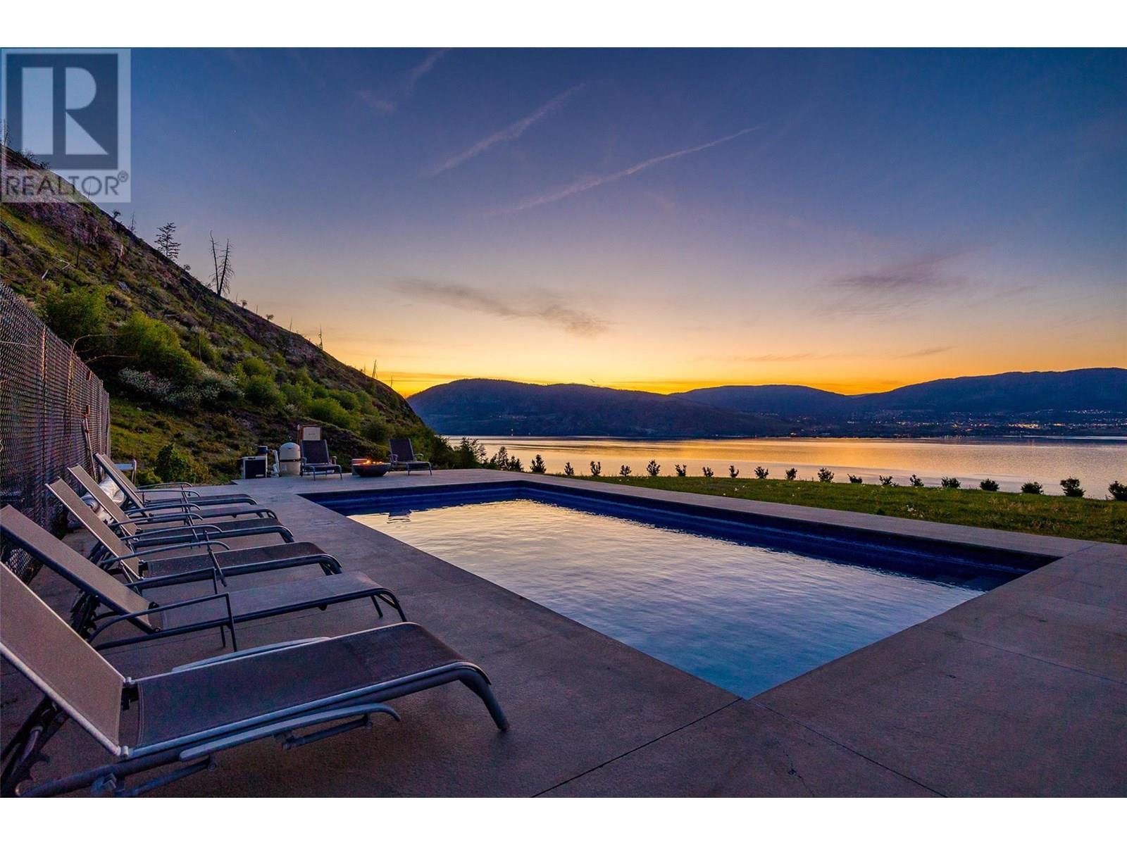 Photo de la propriété: 6101 Lakeshore Road BC V1W 4J5