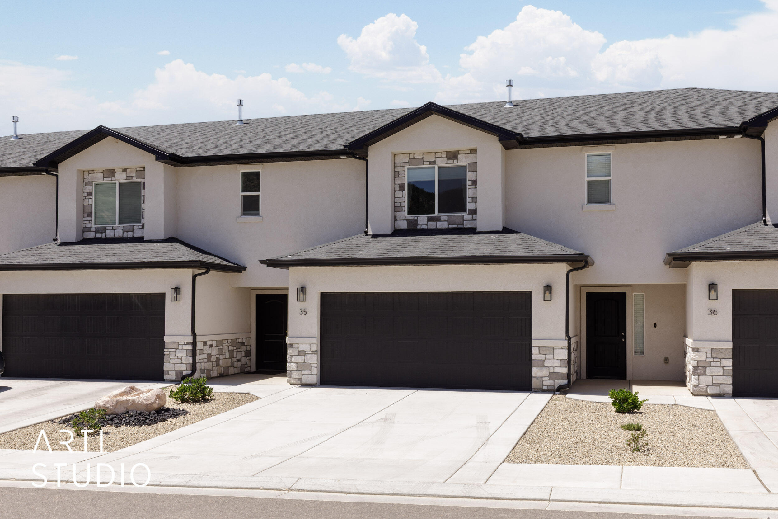 Property Photo: 668 E Fiddlers Cove Dr #35 UT 84721
