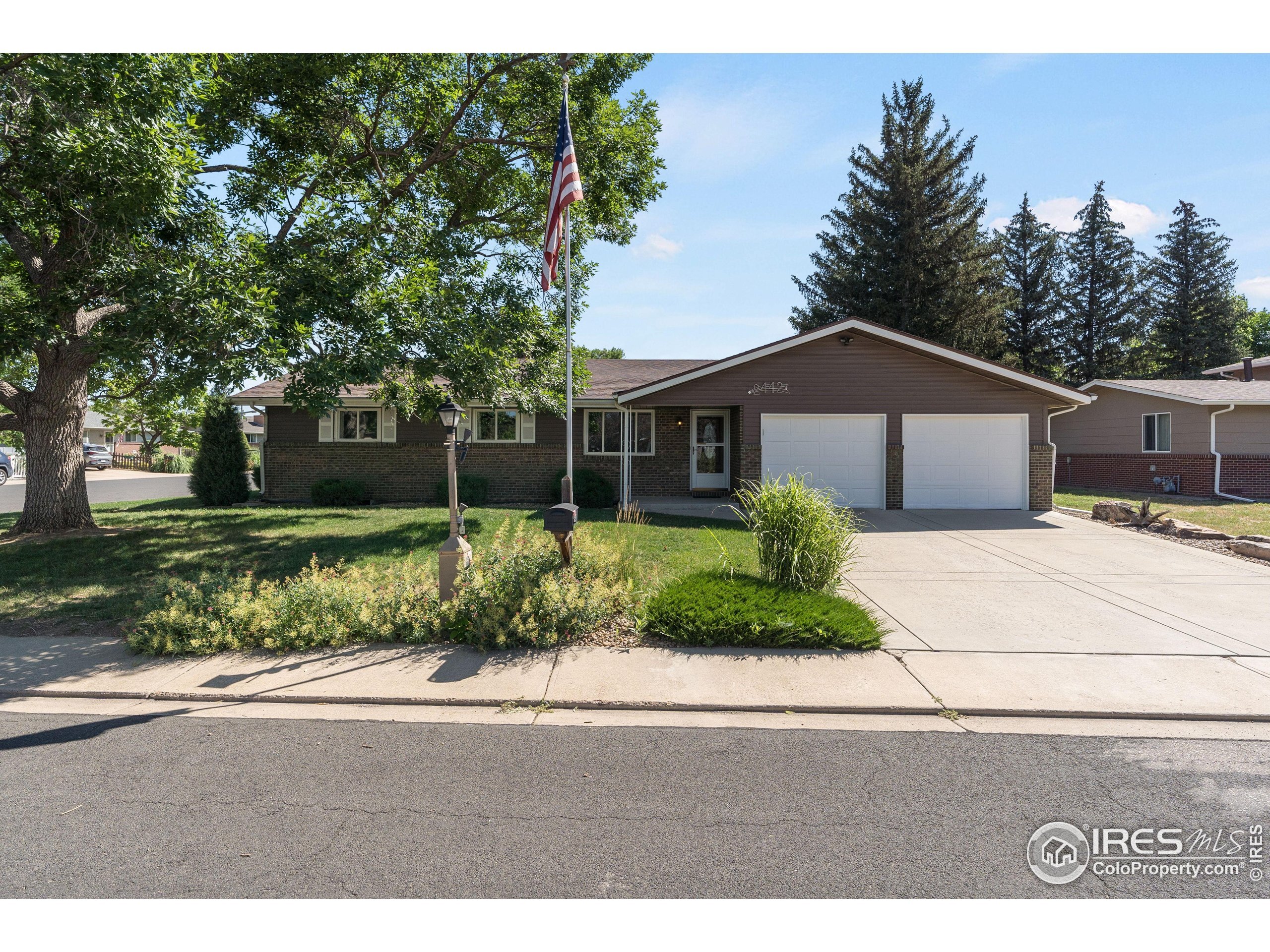 Property Photo: 2442 Collyer St CO 80501