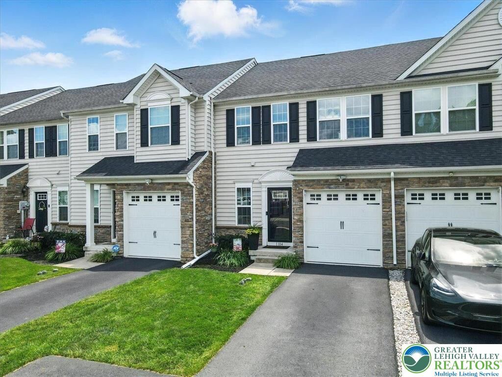 Property Photo:  1104 Westminster Drive  PA 18031 