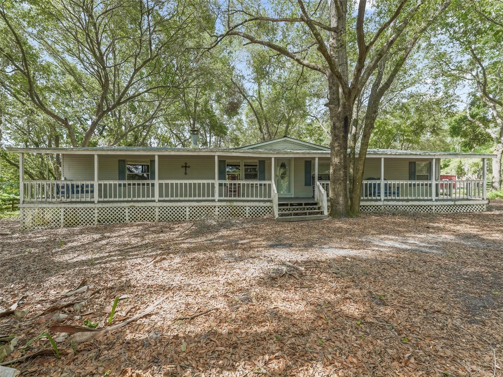 Property Photo: 17070 SE 173rd Terrace Road FL 32195
