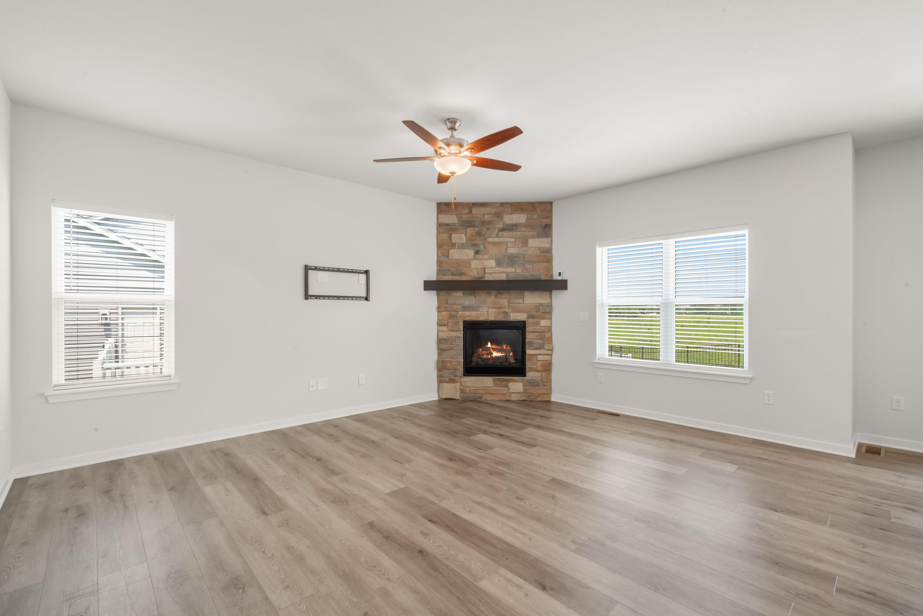 Property Photo: 11528 W Meadowview Dr WI 53132