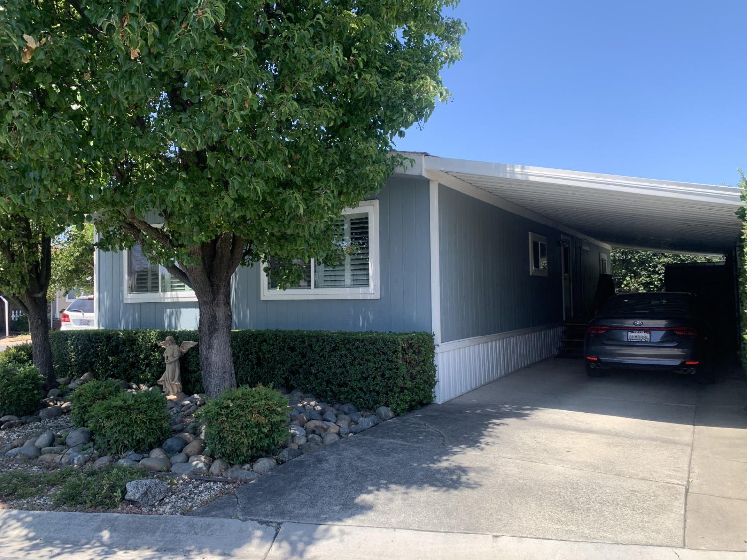 Property Photo: 4901 Gardendell Road CA 95834