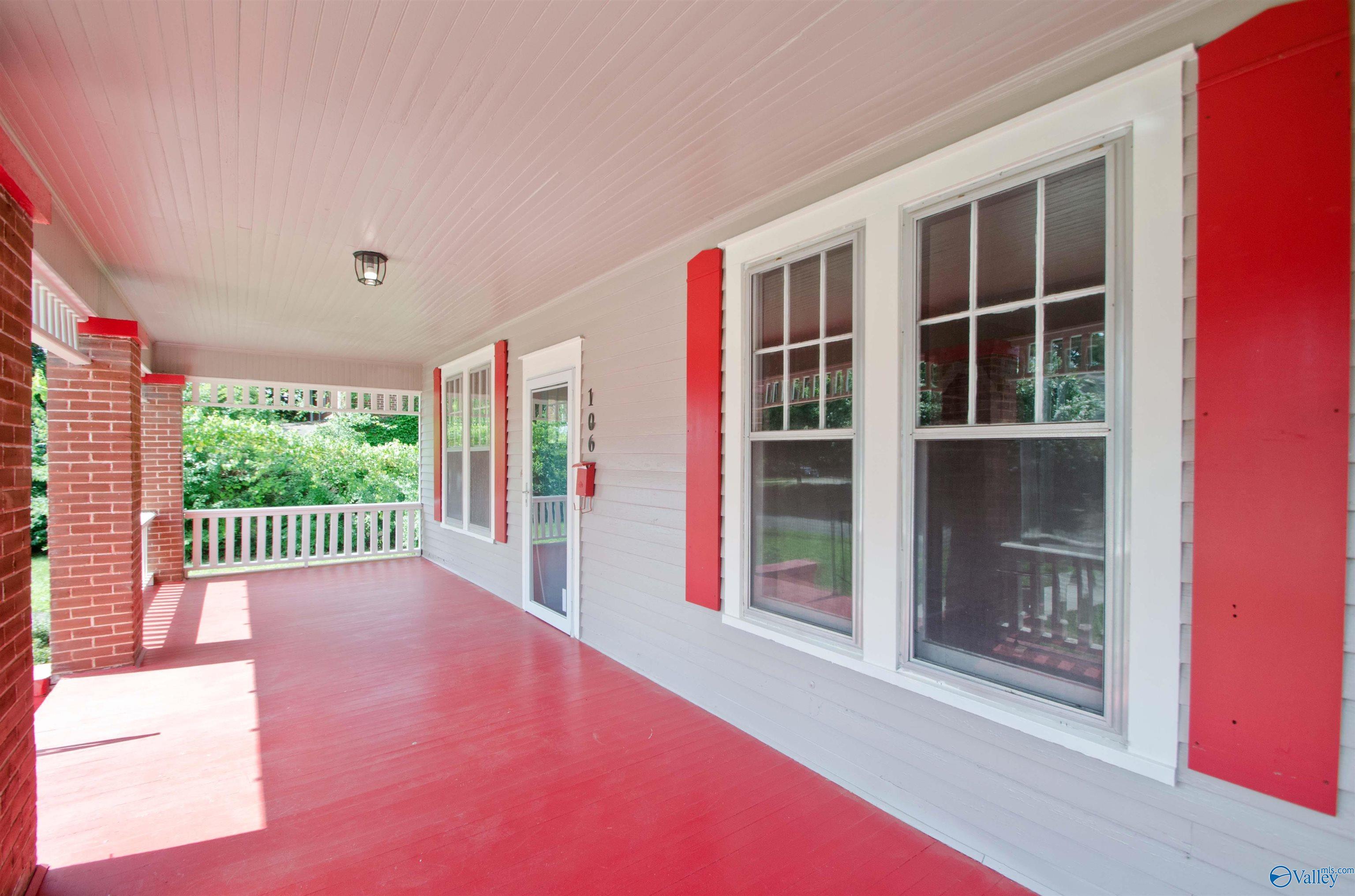 Property Photo:  106 S Houston Street  AL 35611 