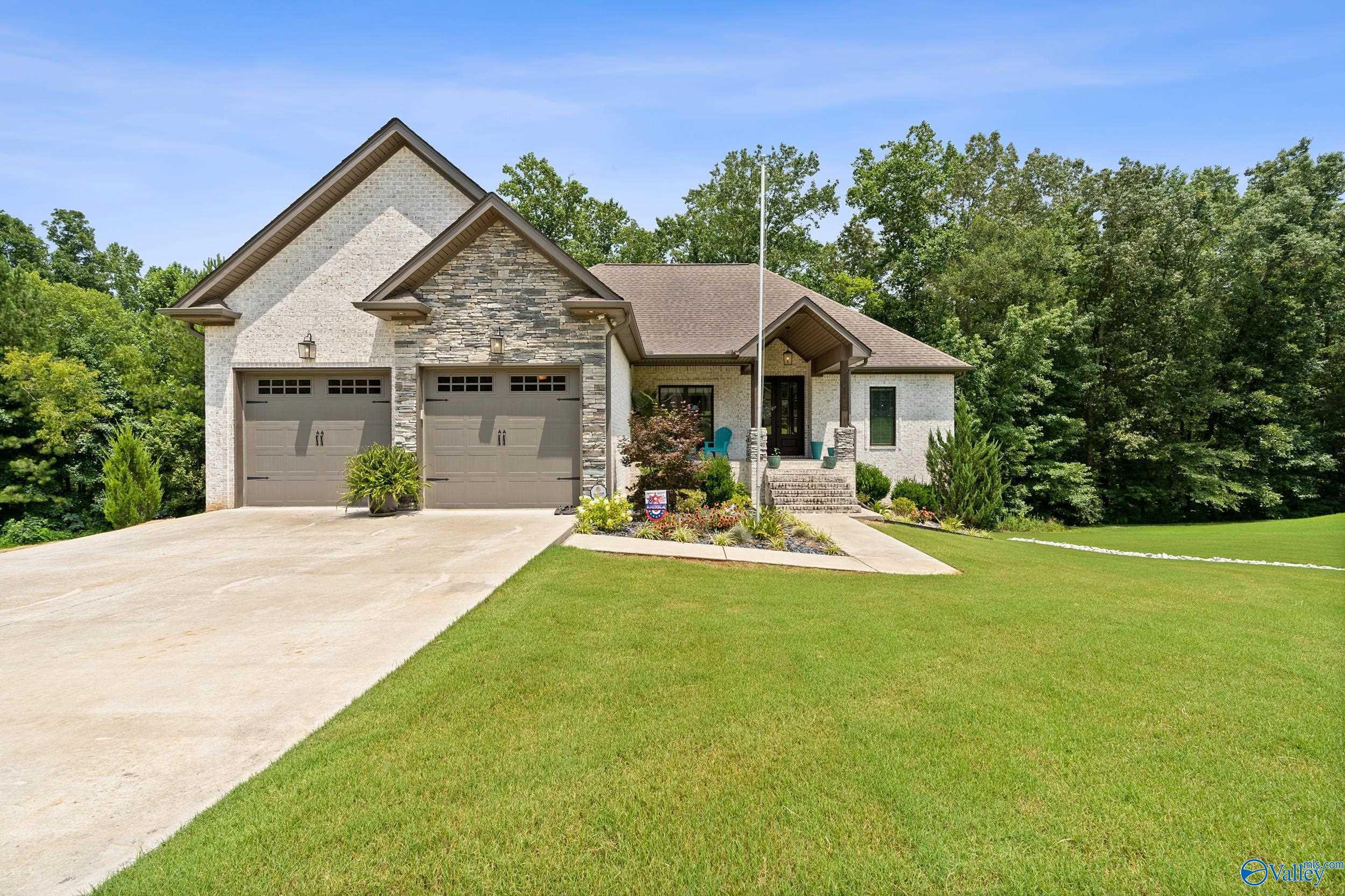 Property Photo: 288 Hickory Park Road AL 35645