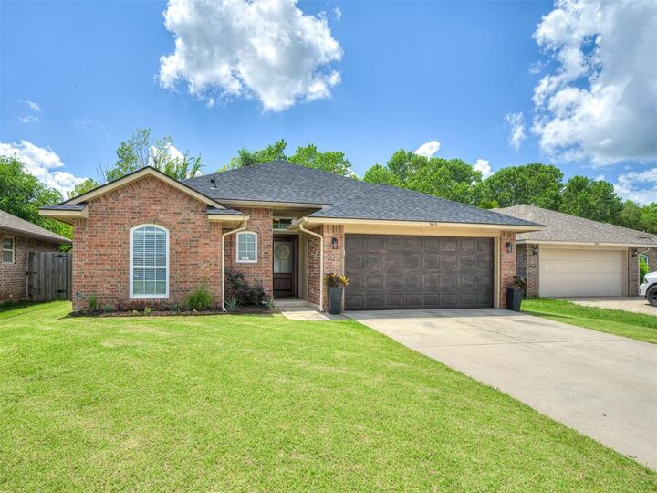 Property Photo: 305 Spring Creek Road OK 73117