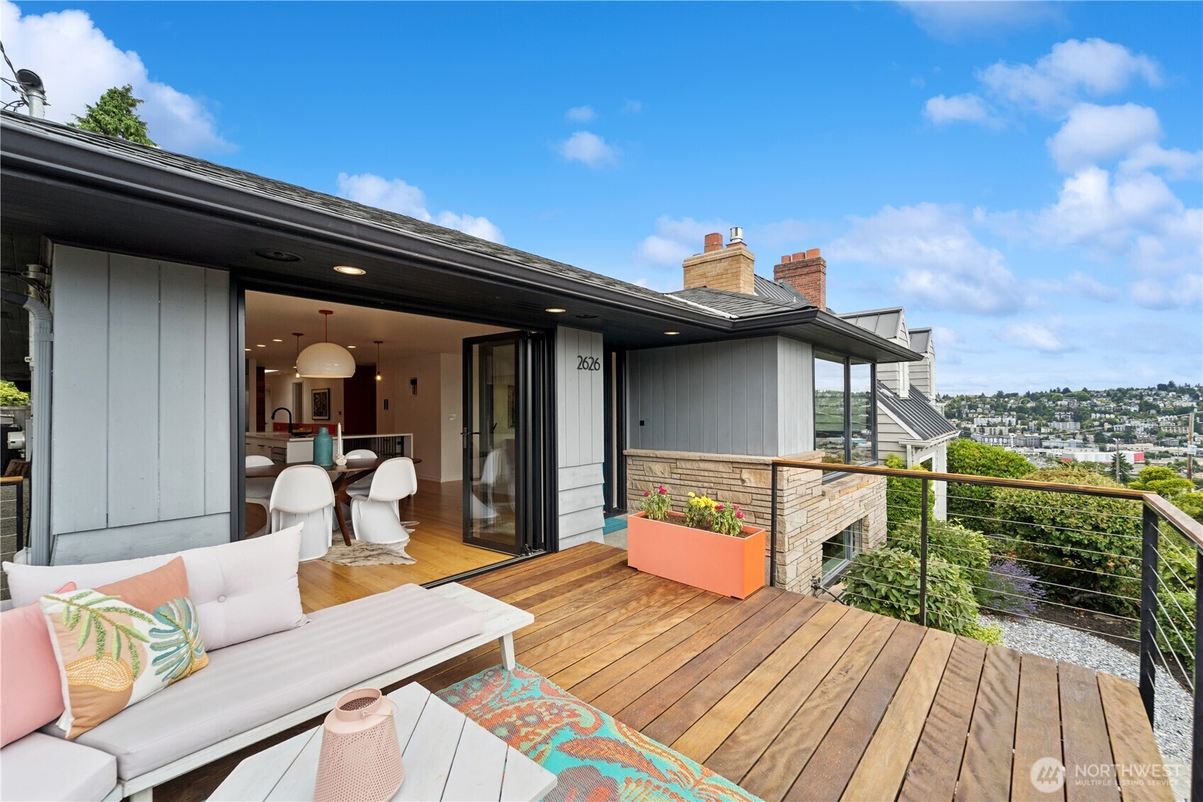 Property Photo: 2626 W Lynn Street WA 98199