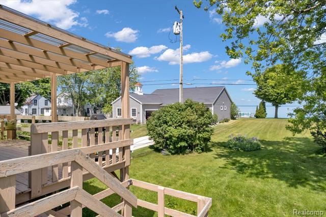 Property Photo:  7937 Lakeview Drive  MI 48450 