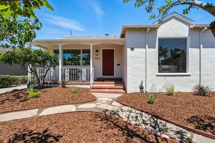 Property Photo:  1513 Oak Street  CA 94402 