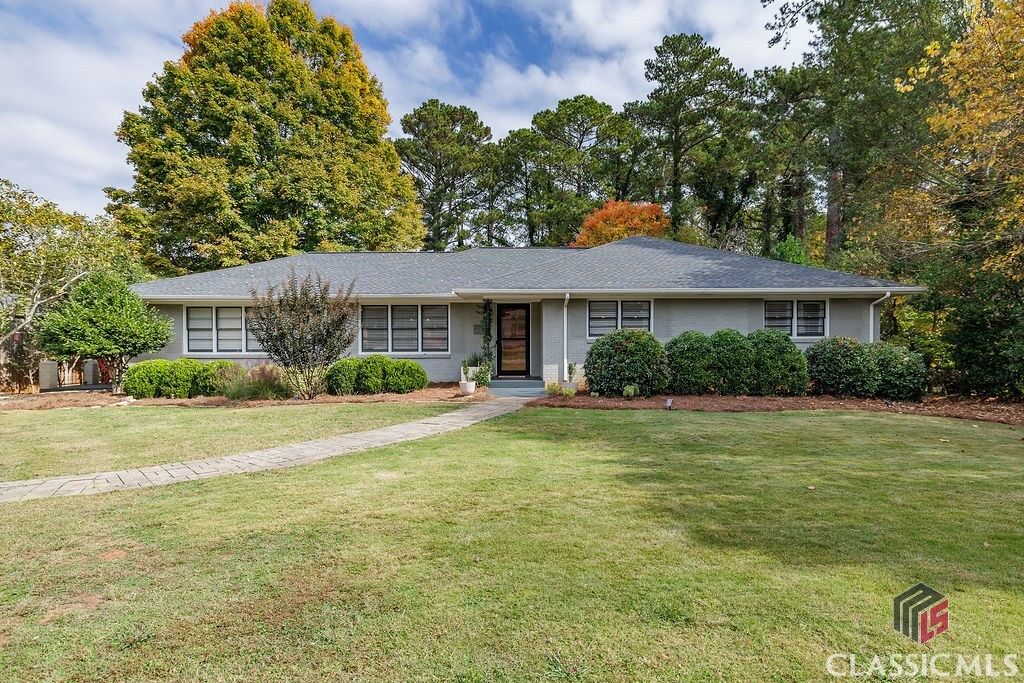 Property Photo: 115 Chapman Place GA 30606