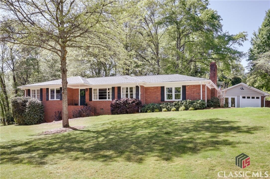 Property Photo:  1410 Ivywood Drive  GA 30606 